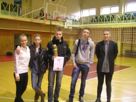 Antrų klasių tinklinio turnyras, skirtas gimnazijos gimtadieniui